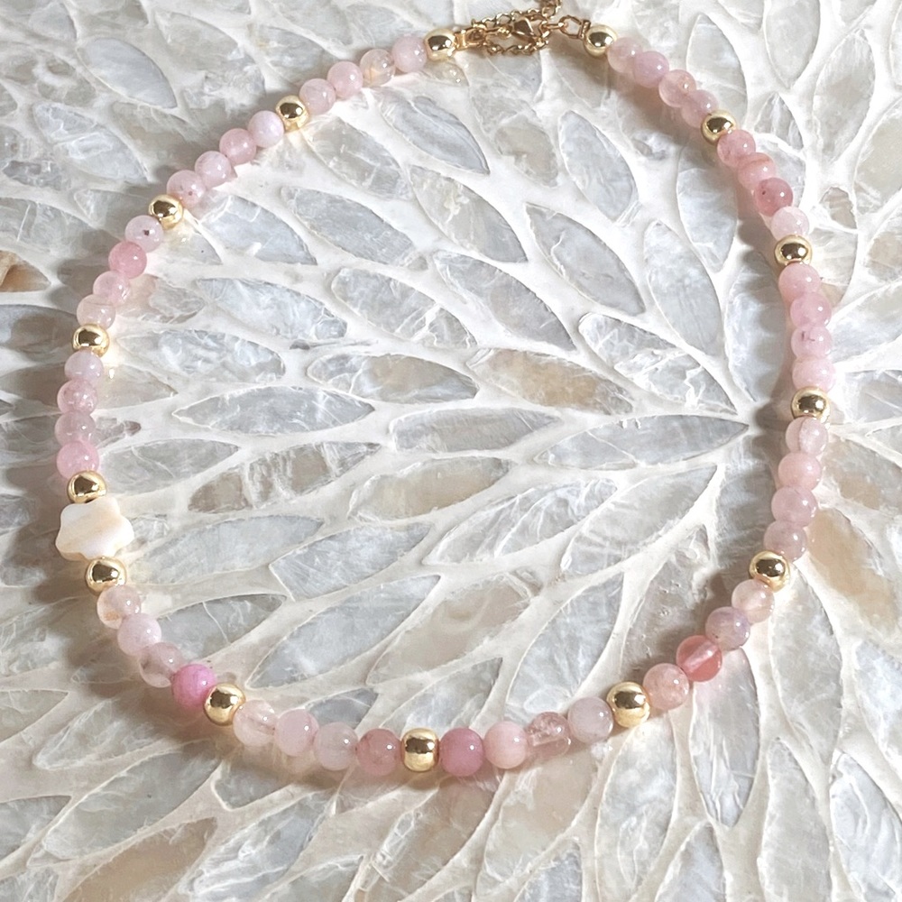 🤍 2/$25  Rose quartz choker